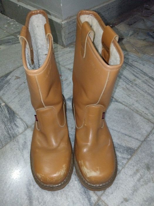 Продаю Рабочие сапоги.