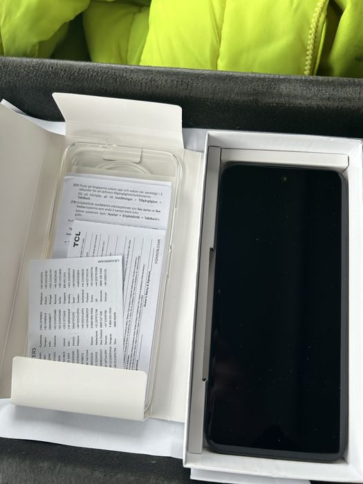 TCL 605 чисто нов телефон