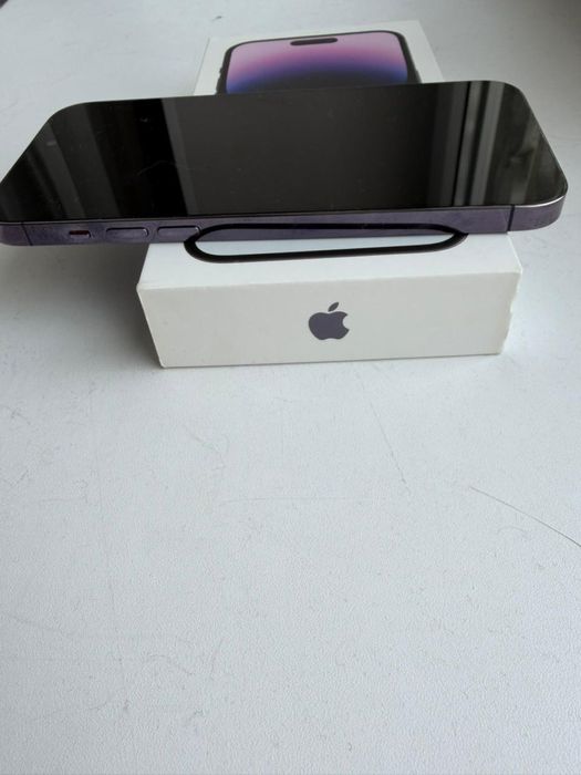 Продам телефон iphone