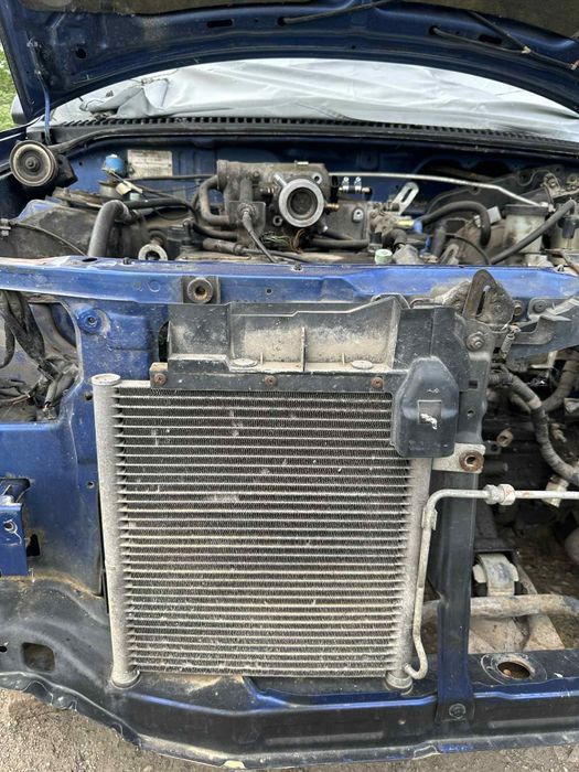 Мазда демио 2001 на части