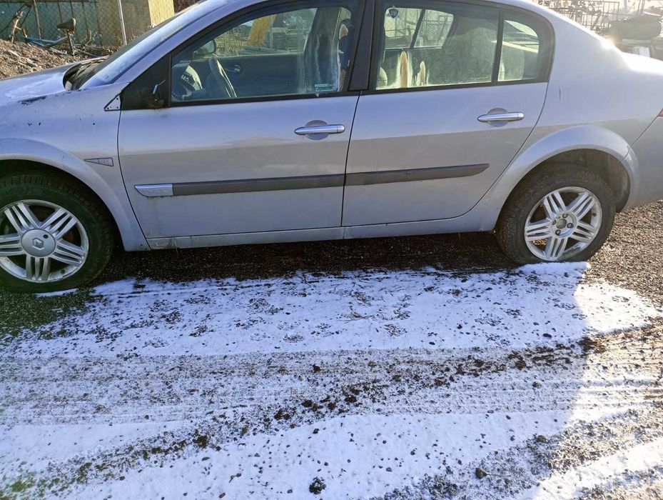 Рено Меган на части