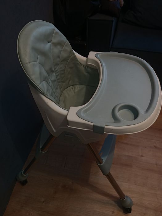 Срочно продам стульчик для кормления