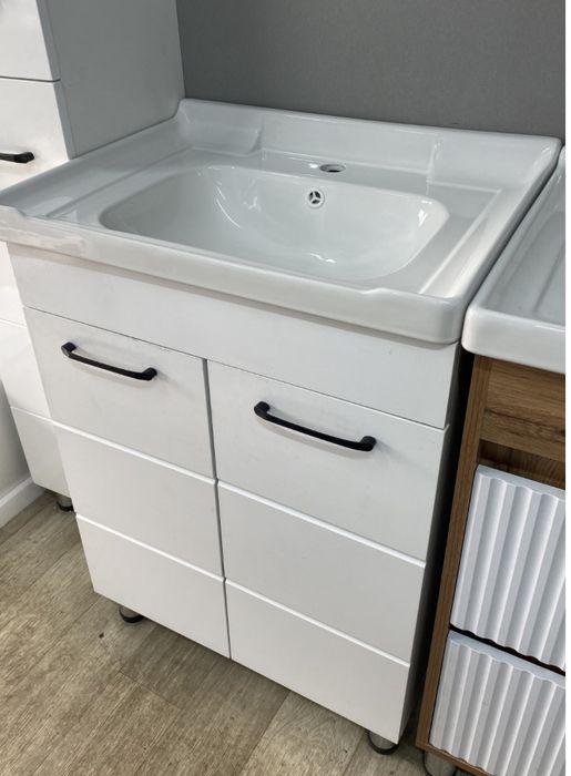 Тумба с раковиной новая