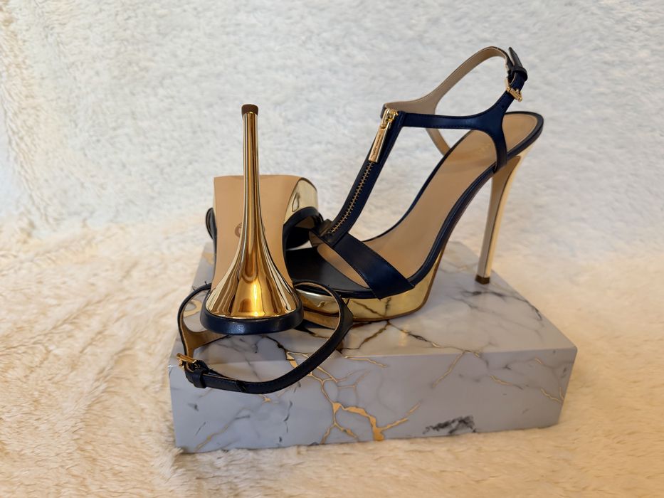 Sanda dama Mikael Kors-rafinate & statement