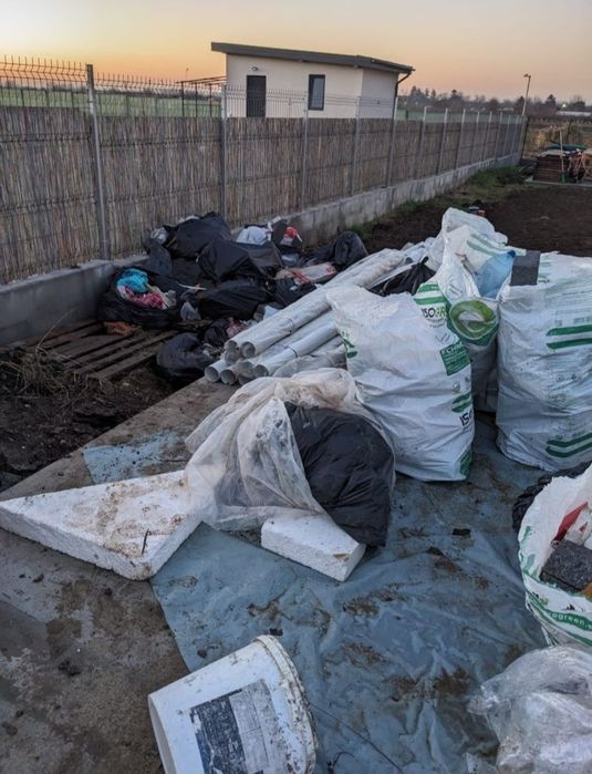 Oferim servicii complete de debarasări mobilier vechi moloz deșeuri diverse obiecte