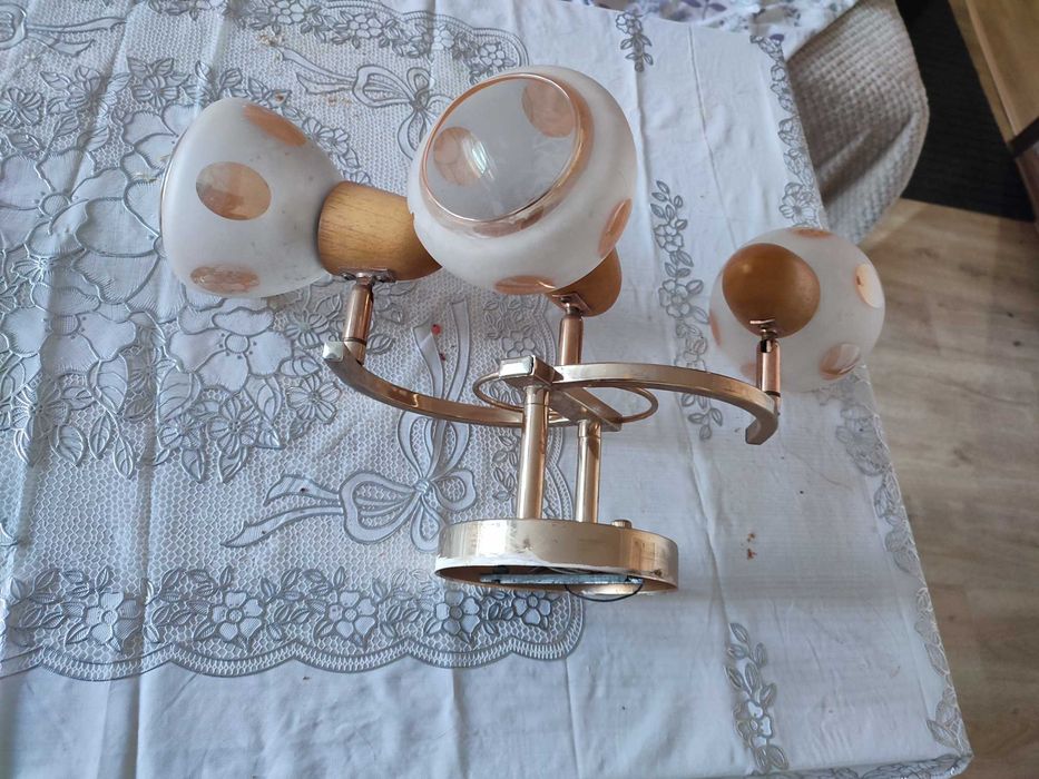 Люстра для ламп с узким цоколе