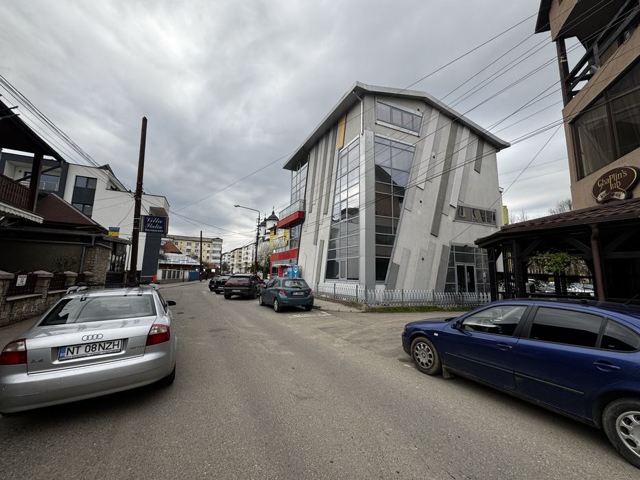 Inchiriez apartament 3 camere