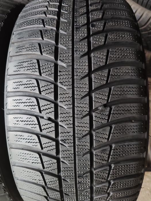 2 anvelope 235 40 18