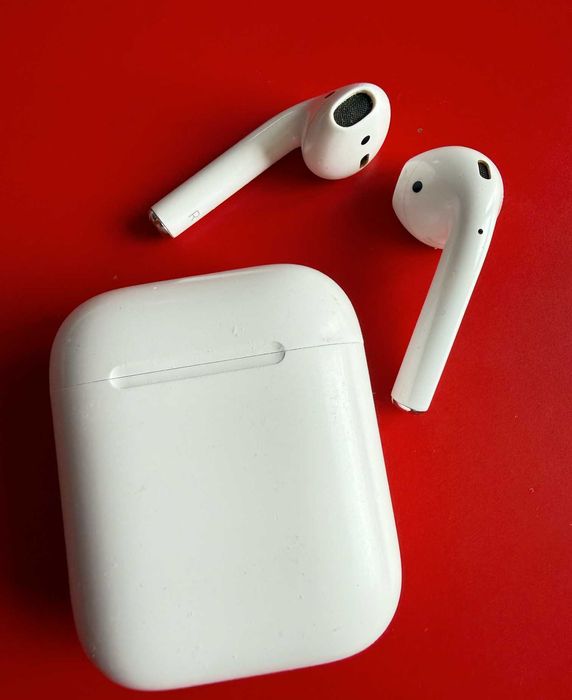 Apple AirPods Model A1523 - Оригинални Apple слушалки. За части/ремонт
