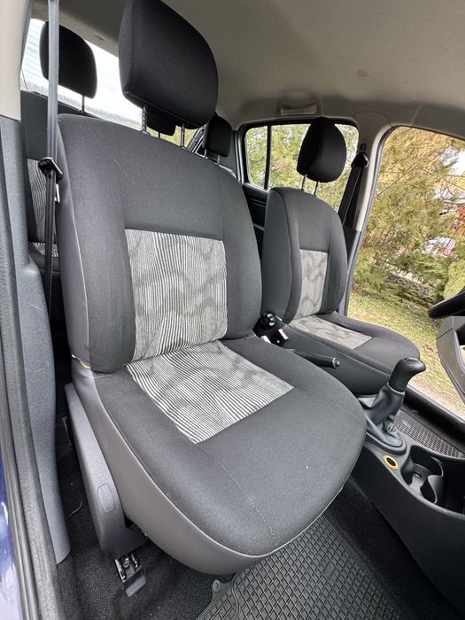 Vând Dacia Sandero Motor 1,4 Benzină MPI 75 CP Euro 4 AMBIANCE Climă