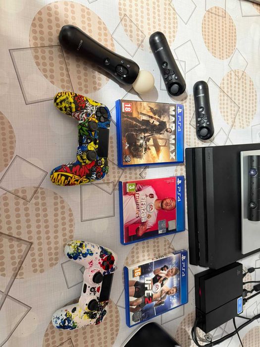 PlayStation 4 PRO 1 TB + 2 Manete + PlayStation Camera + PlayStation VR Complet + 3 Jocuri