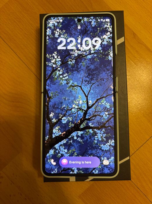 Samsung Z Flip 7 - Jet Black