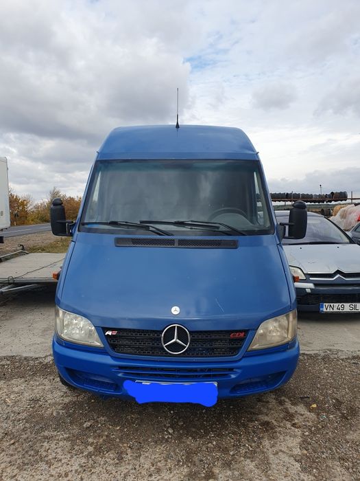 Mercedes-Benz A 210