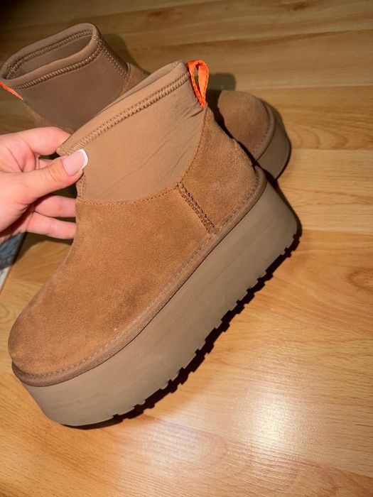 De vanzare  – UGG Classic Mini Dipper, marimea 36