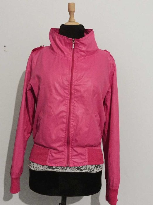 Ветровка женская