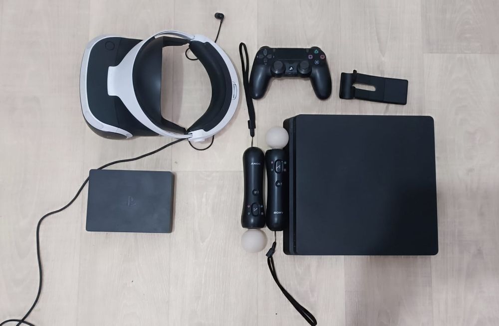 PS4 slim, VR очки CUH-ZVR2, 1 джойстик, 2 мува.