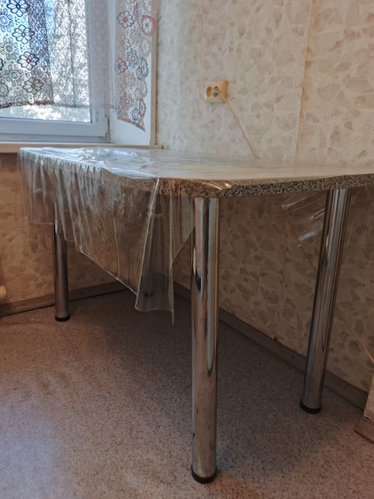 Кухонный столик б/у