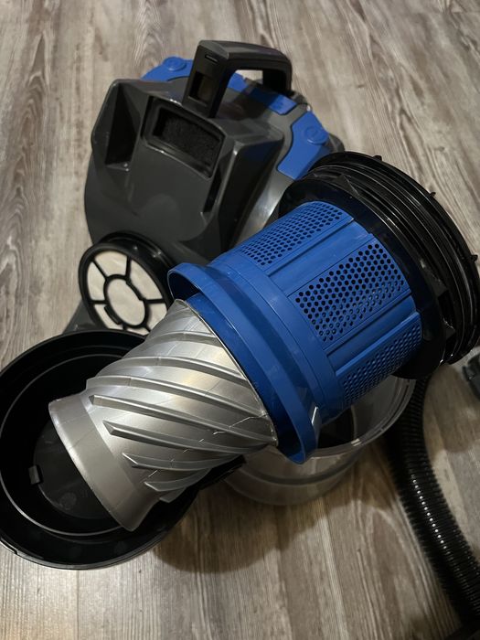 Прахосмукачка Amazon Basic