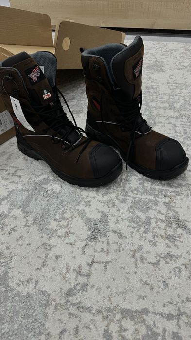 Red Wing 3287 safety boots
