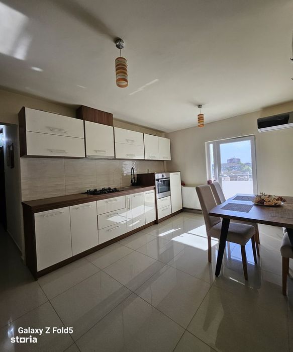 Apartament cu 3 camere de închiriat – str. Sf. Apostol Andrei, Oradea