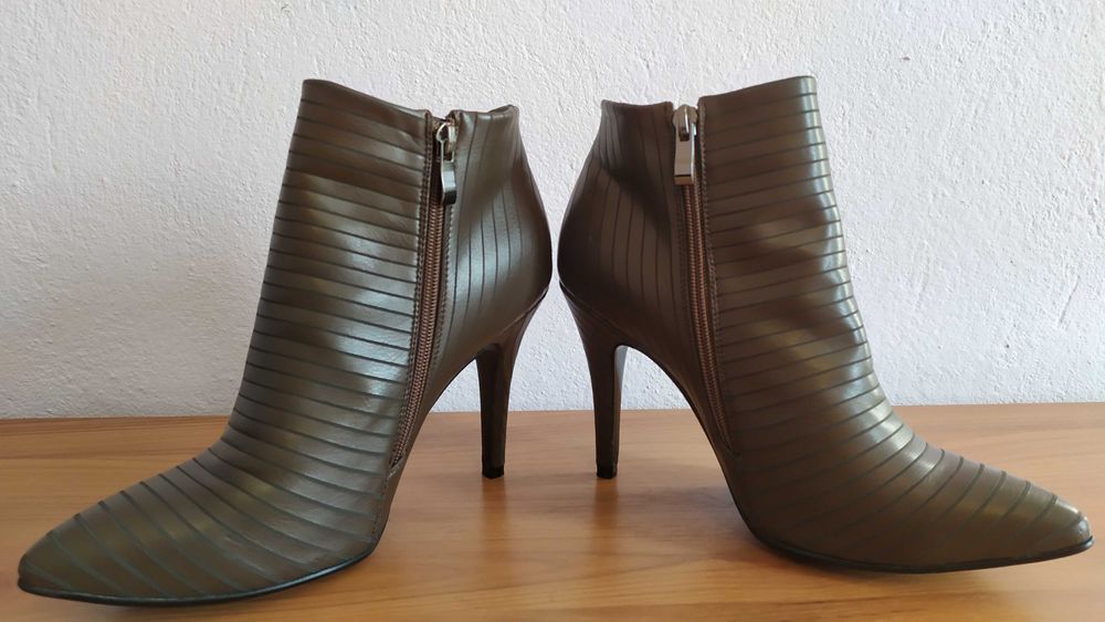Дамски боти на висок ток, 41-ви номер