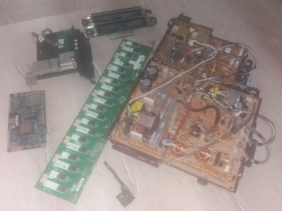 Сони Бравия на части, модел KDL40V3000