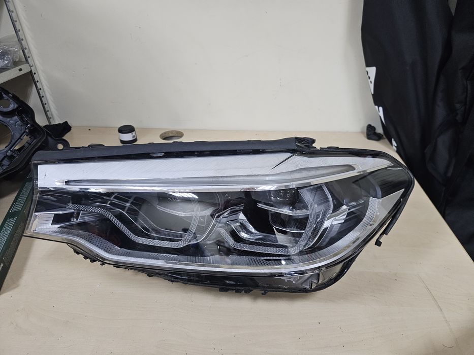 Ляв фар за BMW 5 G30 G31 Adaptive LED lqv far бмв 30 31 лед