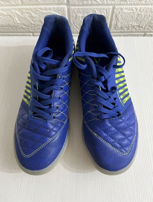 Бутсы футбольные