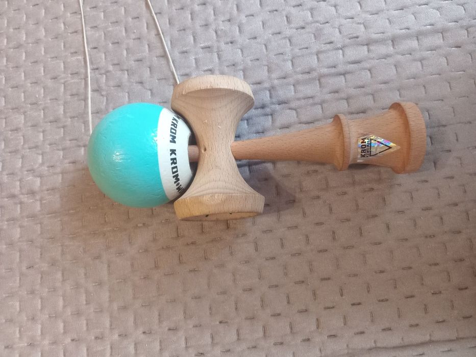 KROM POP Albastru Deschis (stare aproape noua)