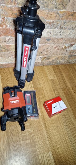 Hilti nivela cu linii complecta