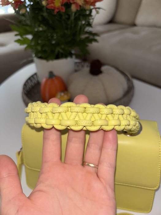 Малка чанта в жълто