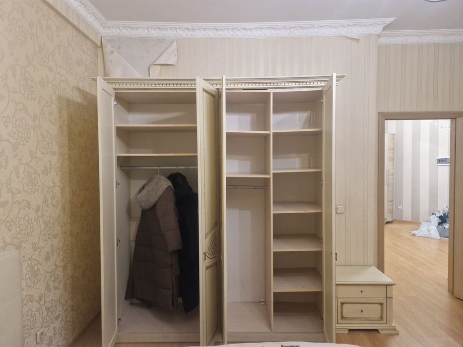 Продам спальний гарнтирур бу