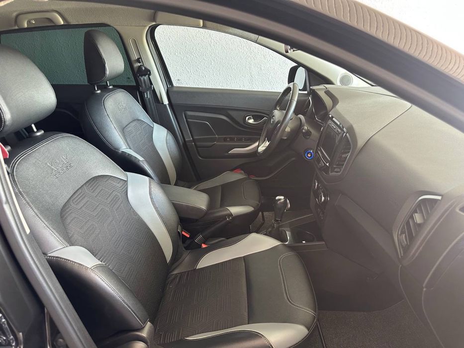 Lada XRay Cross 2019