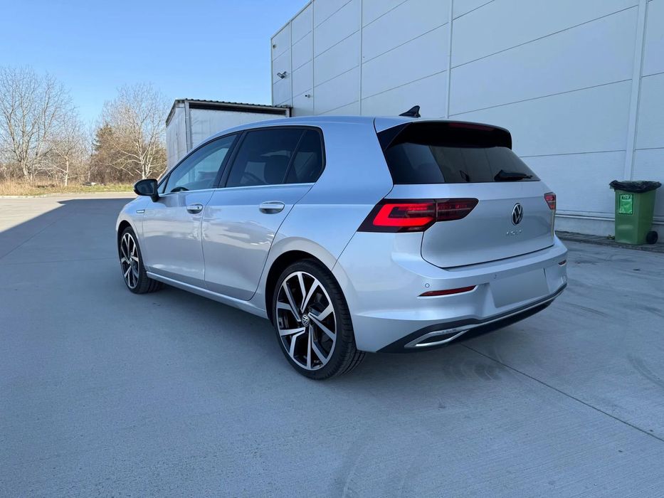Volkswagen Golf GOLF 8 2.0 TDI  150 cp  DSG  - GARANTIE