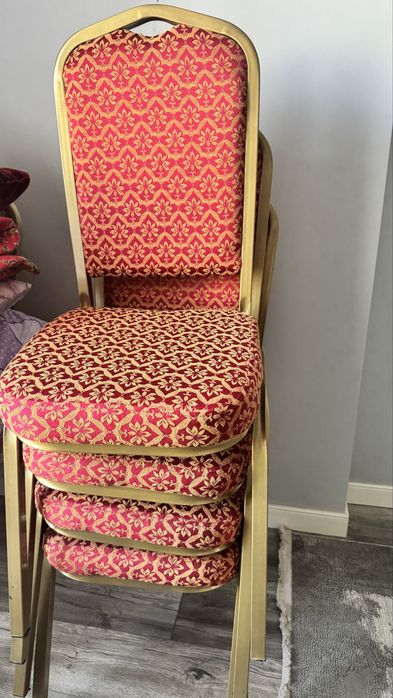 Стол со стульями