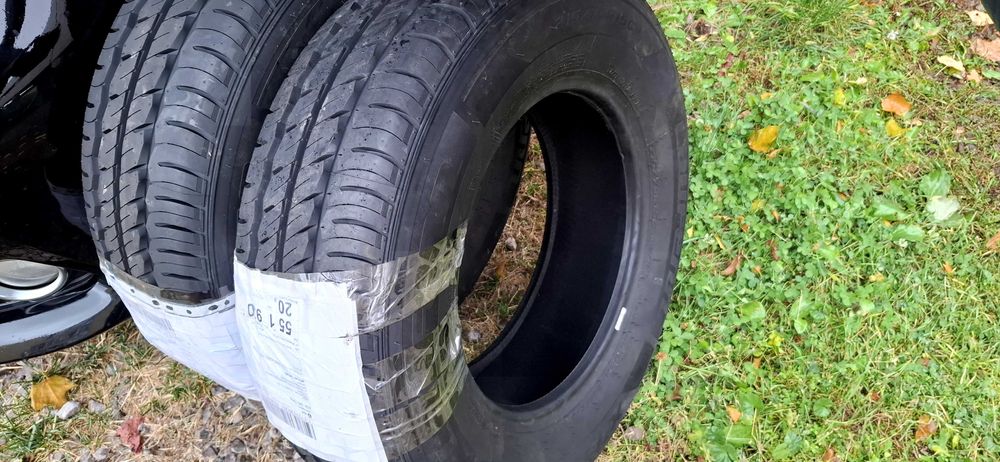 Vand 2 anvelope noi  215/70/15C/109S de vara Laufenn,dot 2025