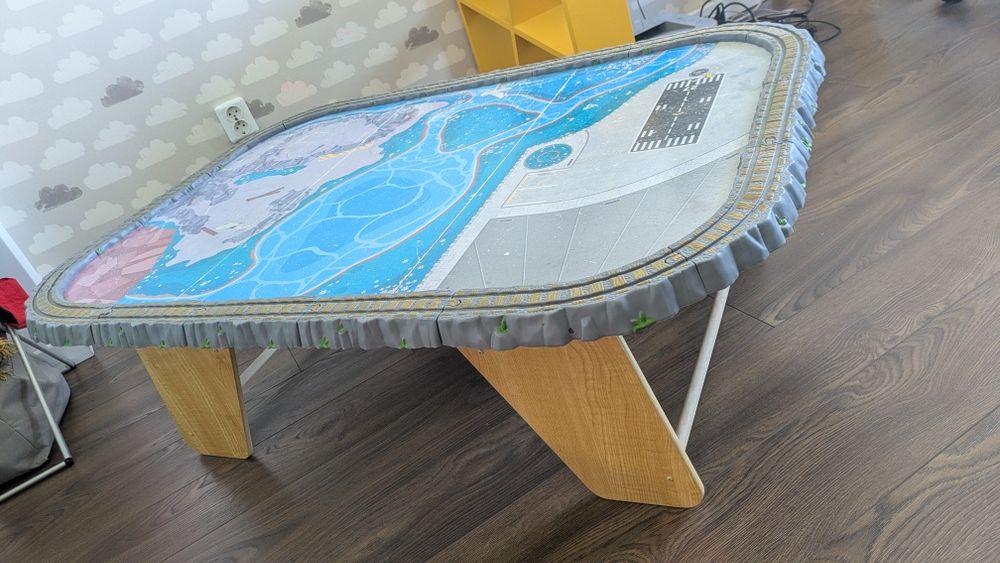 Детска маса за игра