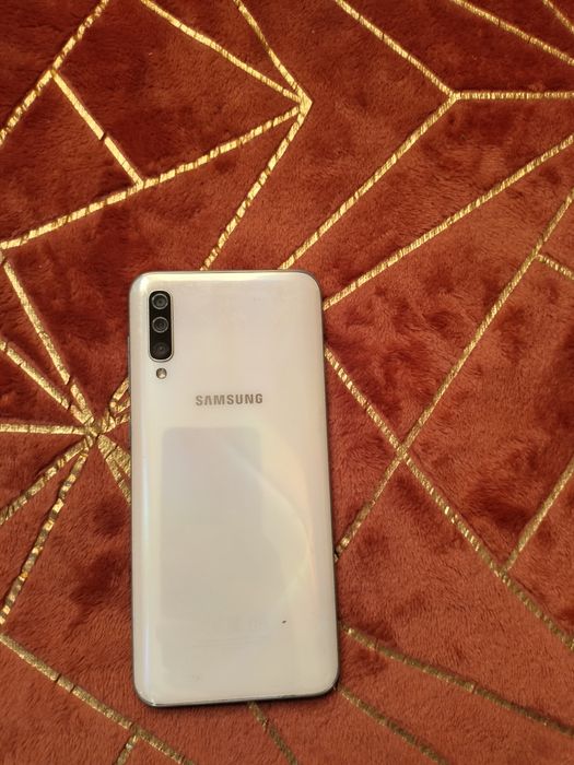 Продам Самсунг А50