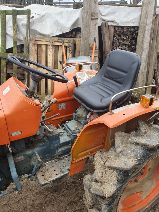 Vând Tractor Kubota