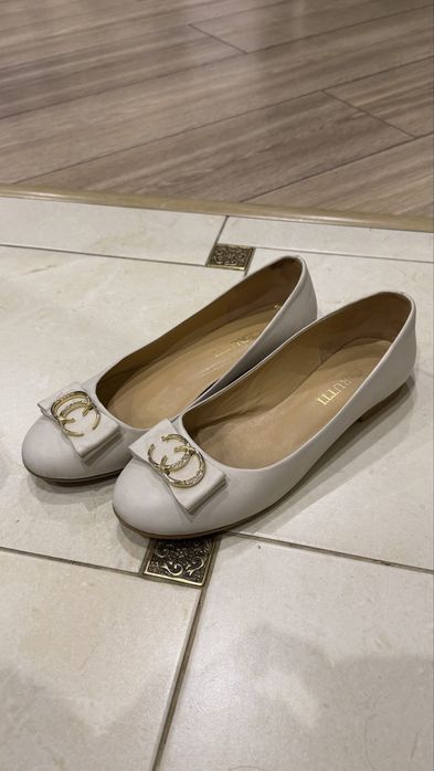 Продам  лоферы, балетки