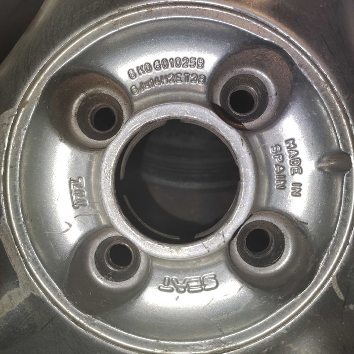 Оригинални алуминиеви джанти 14 цола; 4х100; ЕТ 38 за "Сеат"