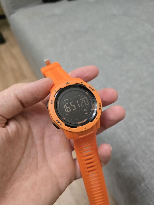 Продам абсолютно новые часы