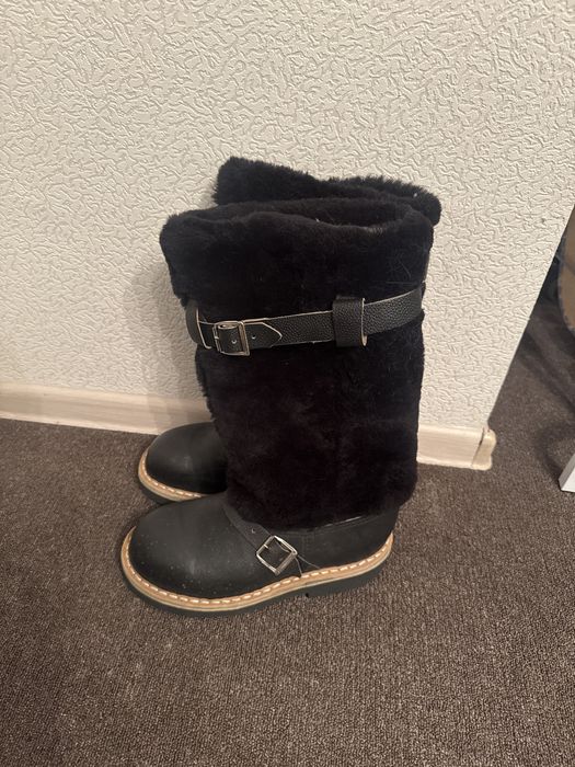 Продам унты новые