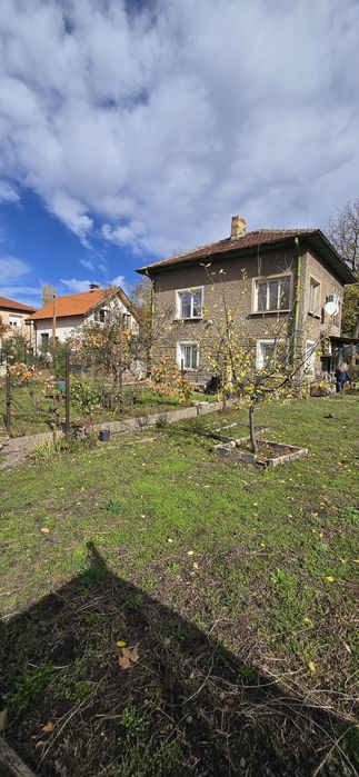 Продава фамилна къща, гр. Перник кв. Мошино