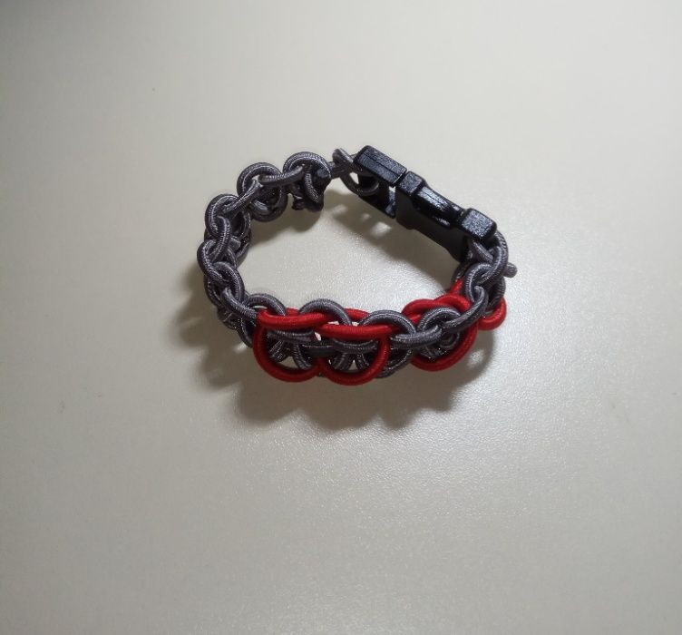 Handmade. Bratara cu inimioare.