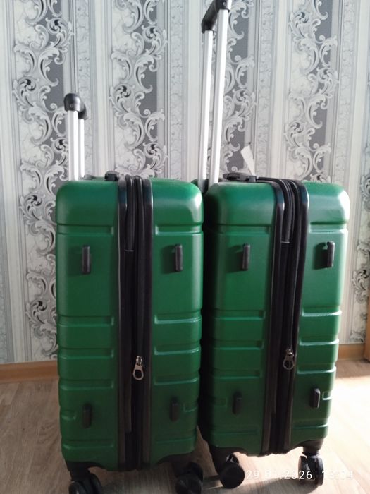 Чемодан туристический