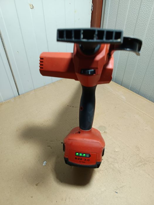 Pistol silicon Hilti cu acumulator