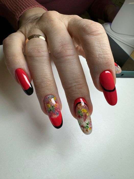 Маникюр и педикюр