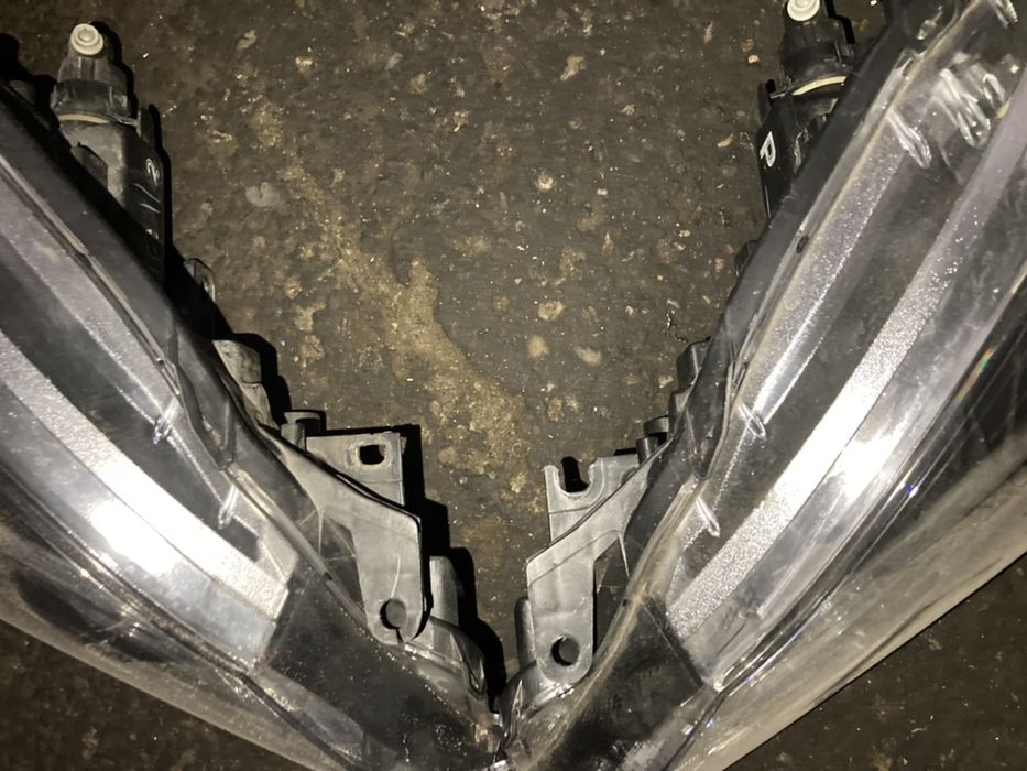 Far Toyota yaris 3 Facelift 2017 - 2019 faruri