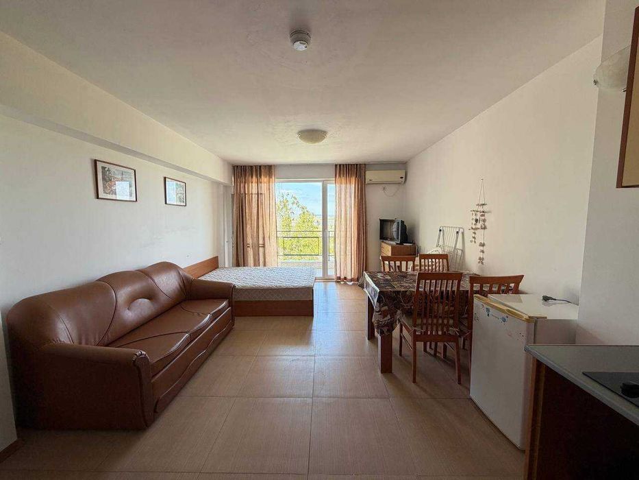 Продава се Двустаен апартамент в к.к. Слънчев бряг - 66 кв.м за 1135 €/кв.м - Снимка #3